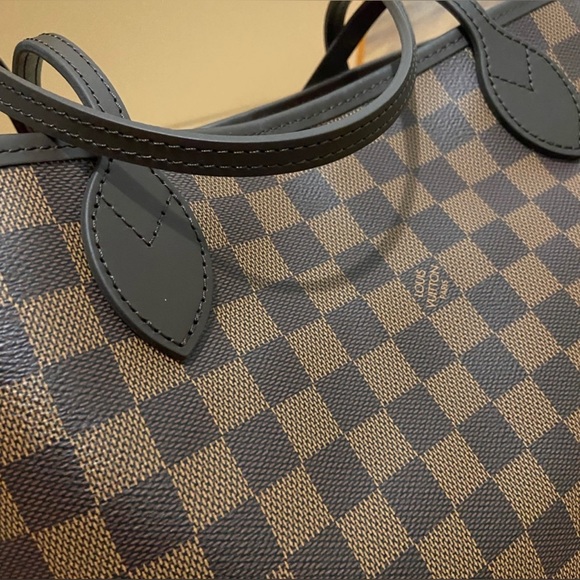 Like New Medium Louis Vuitton Neverfull MM Damier Ebene Canvas Tote In Cherry - Picture 8 of 16